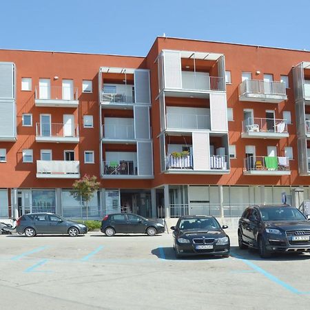 Apartment Riva Sea View Умаг Экстерьер фото
